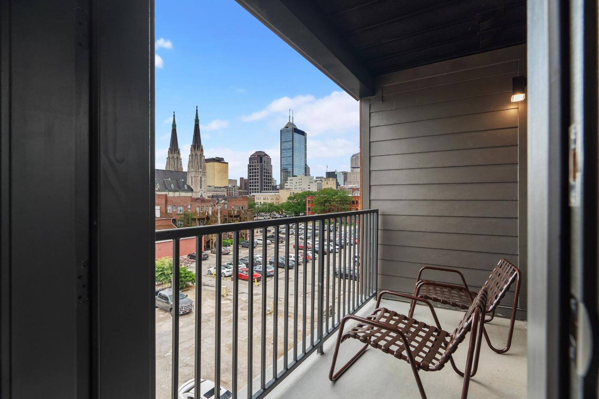 Cozysuites On Mass With Garage Parking #7 Indianapolis Esterno foto